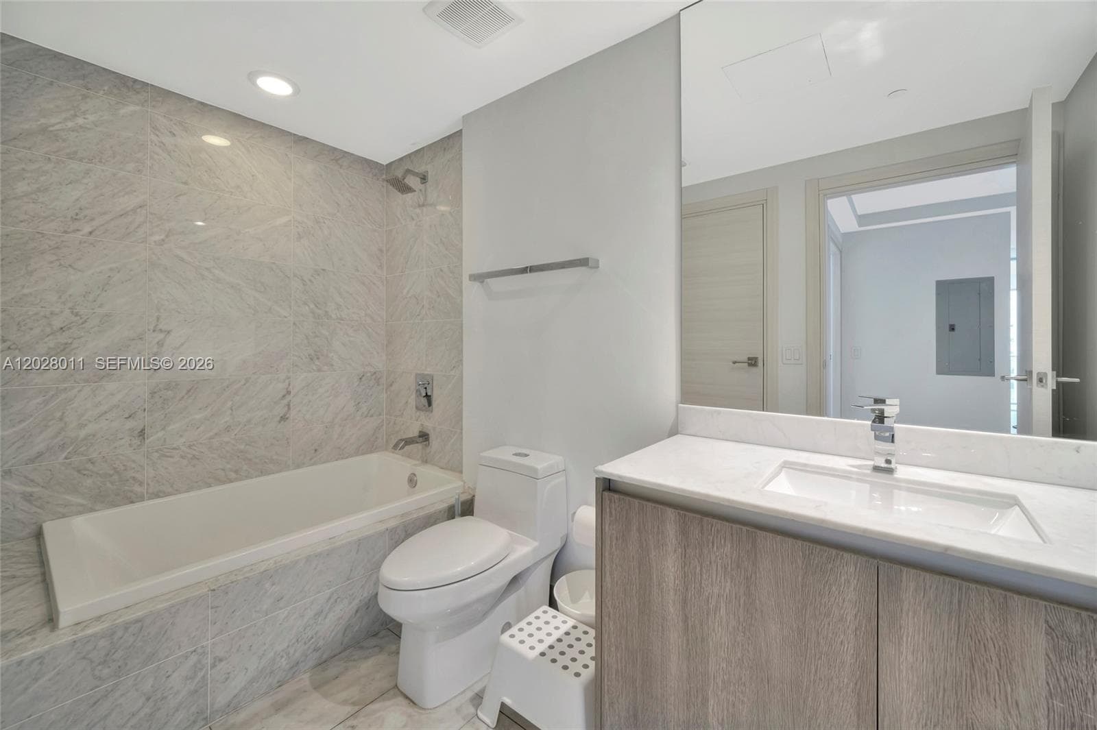 801 S Miami Ave # 2909, Miami FL 33130 — 21
