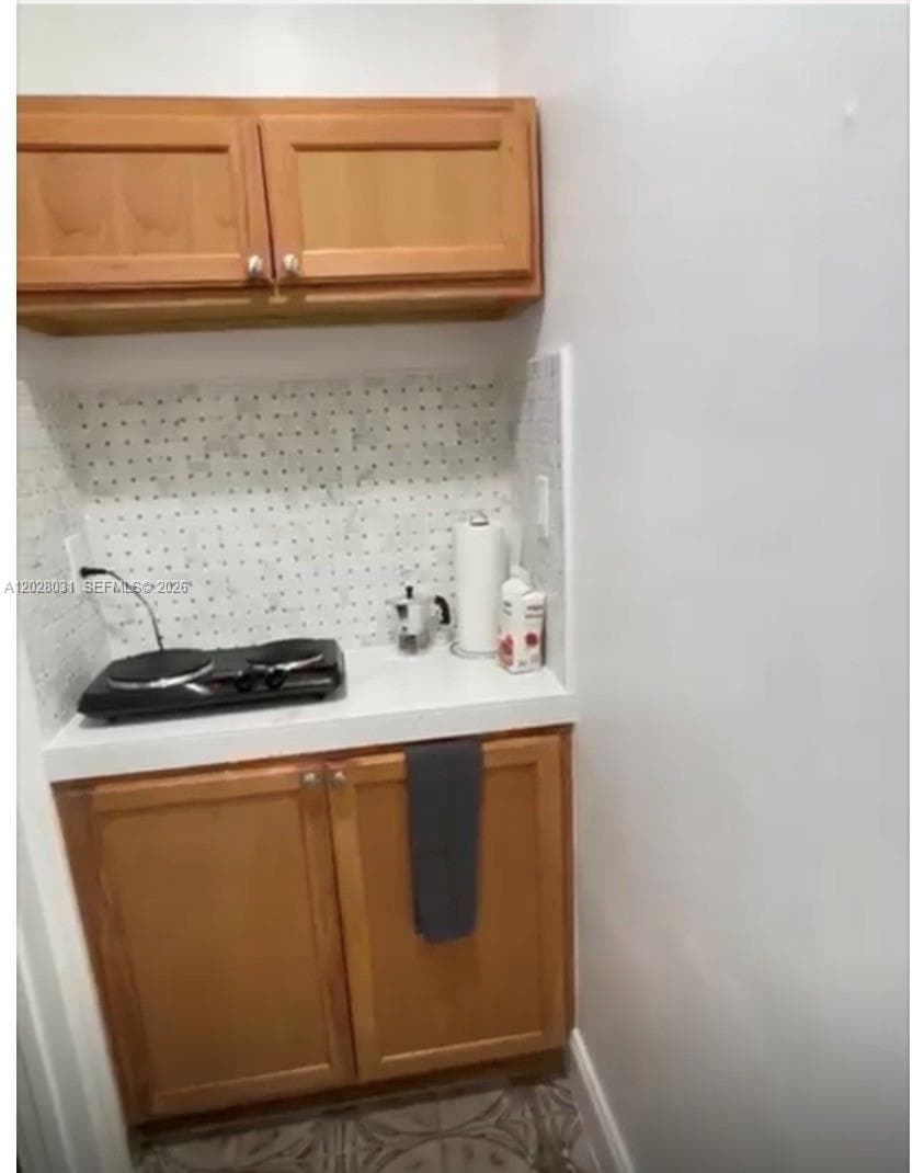 570 W 46th Pl # B, Hialeah FL 33012 — 6