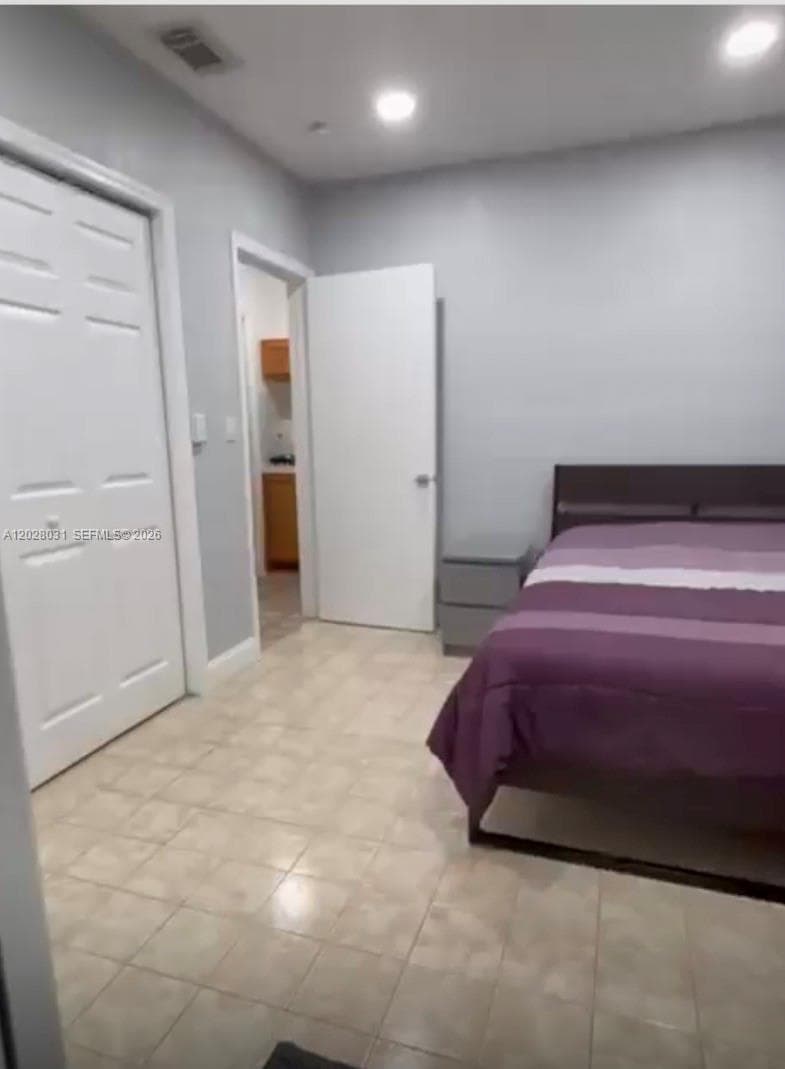 570 W 46th Pl # B, Hialeah FL 33012 — 3