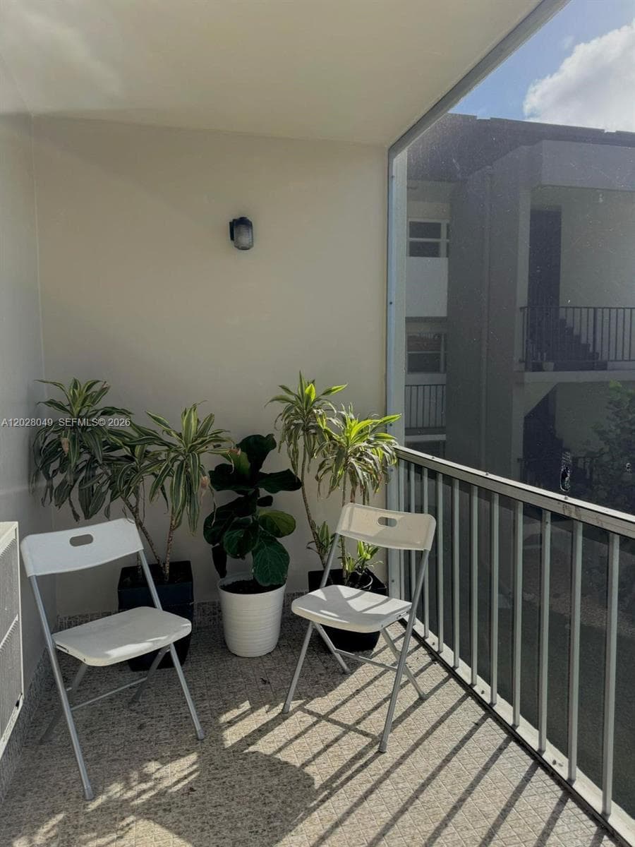 1530 NE 191st St # 241, Miami FL 33179 — 17