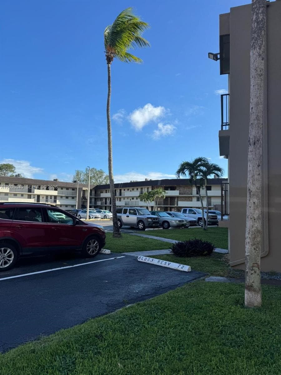 1530 NE 191st St # 241, Miami FL 33179 — 19