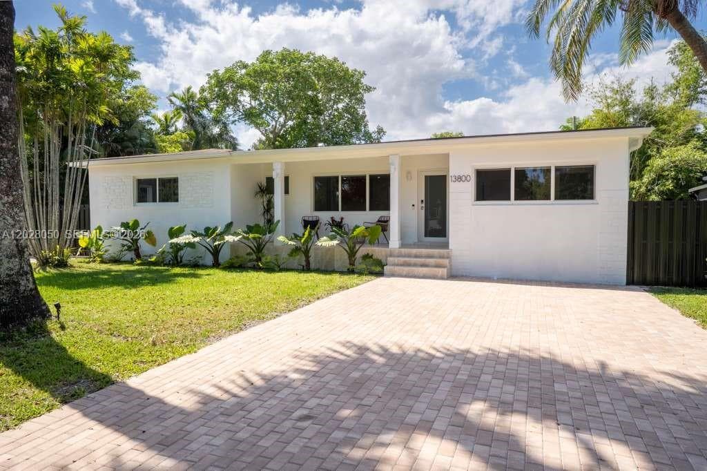 13800 NE 1st Ave, Miami FL 33161 — 1