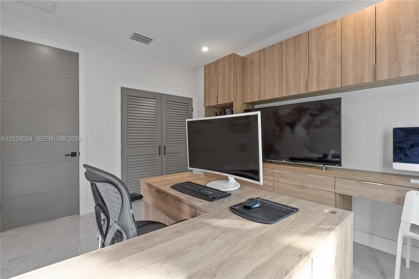2887 SW 33rd Ave, Miami FL 33133 — 27