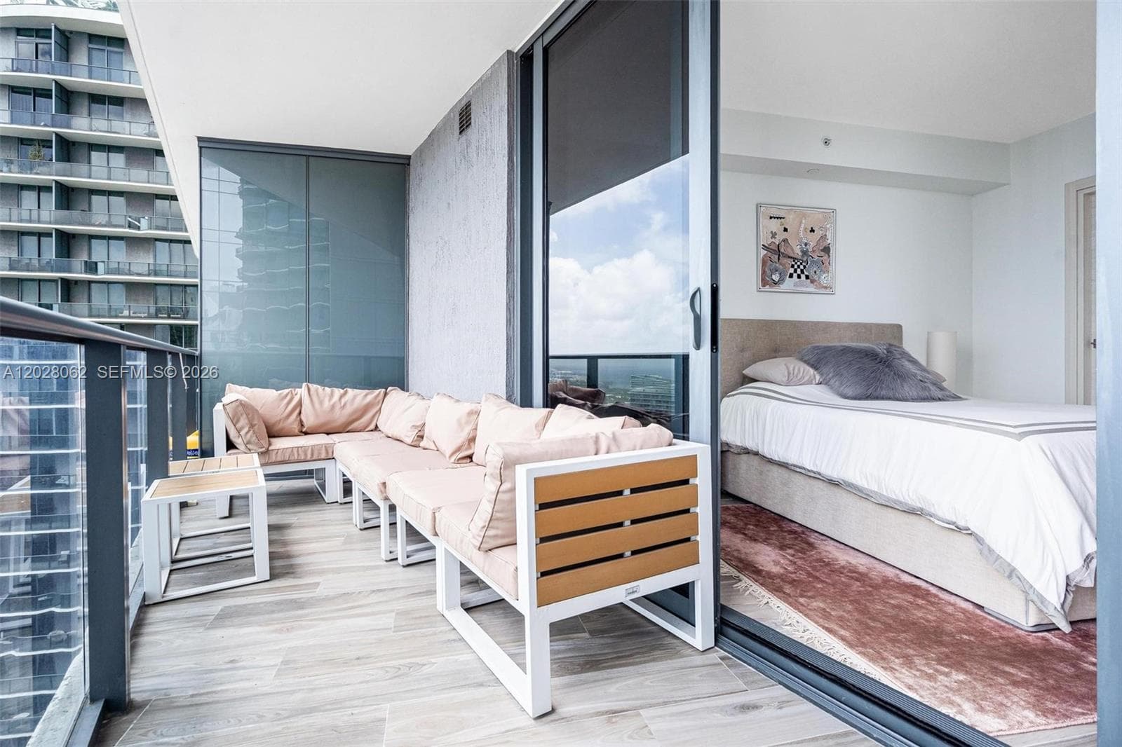 801 S Miami Ave # 4302, Miami FL 33130 — 25