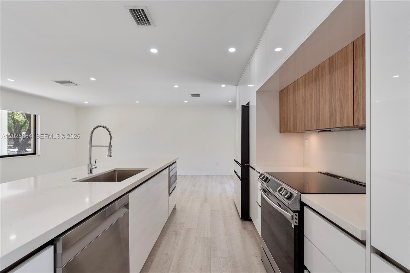 255 Grant Dr, Coral Gables FL 33133 — 11