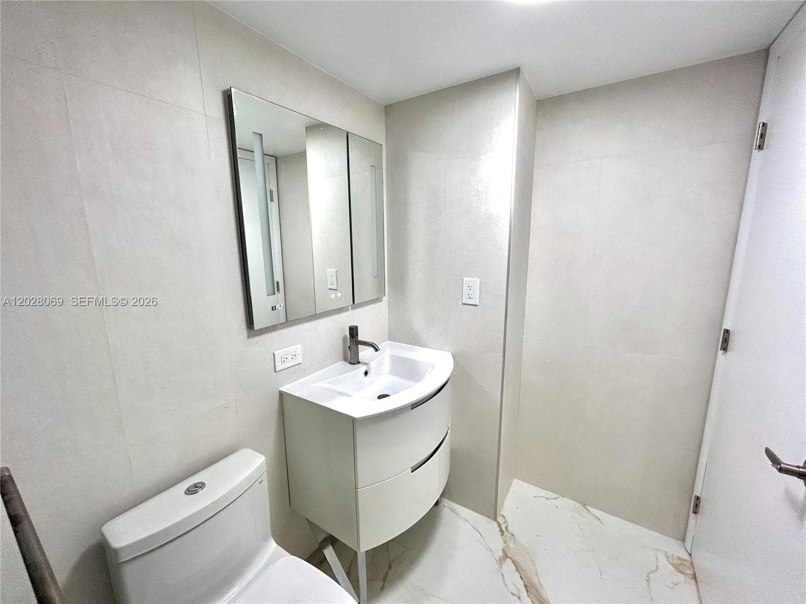 290 174th St # 619, Sunny Isles Beach FL 33160 — 33