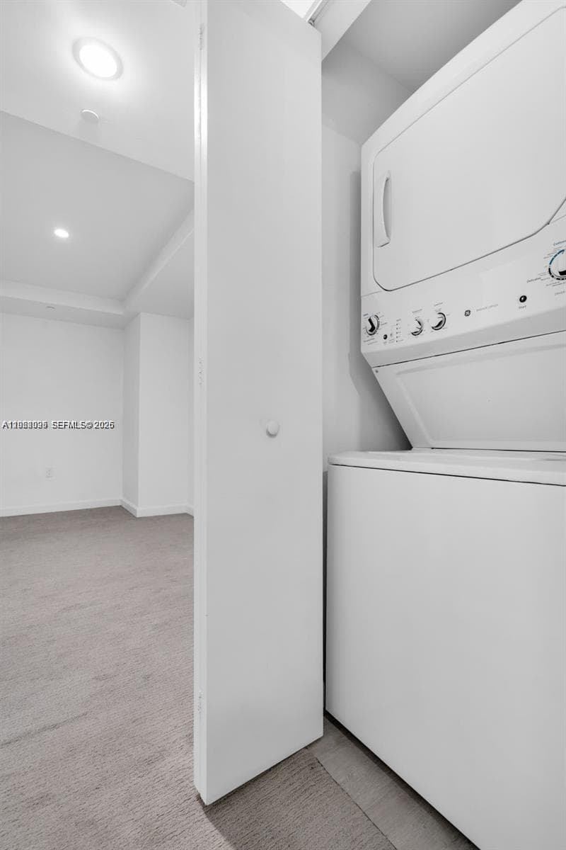 45 SW 9th St # 2204, Miami FL 33130 — 12