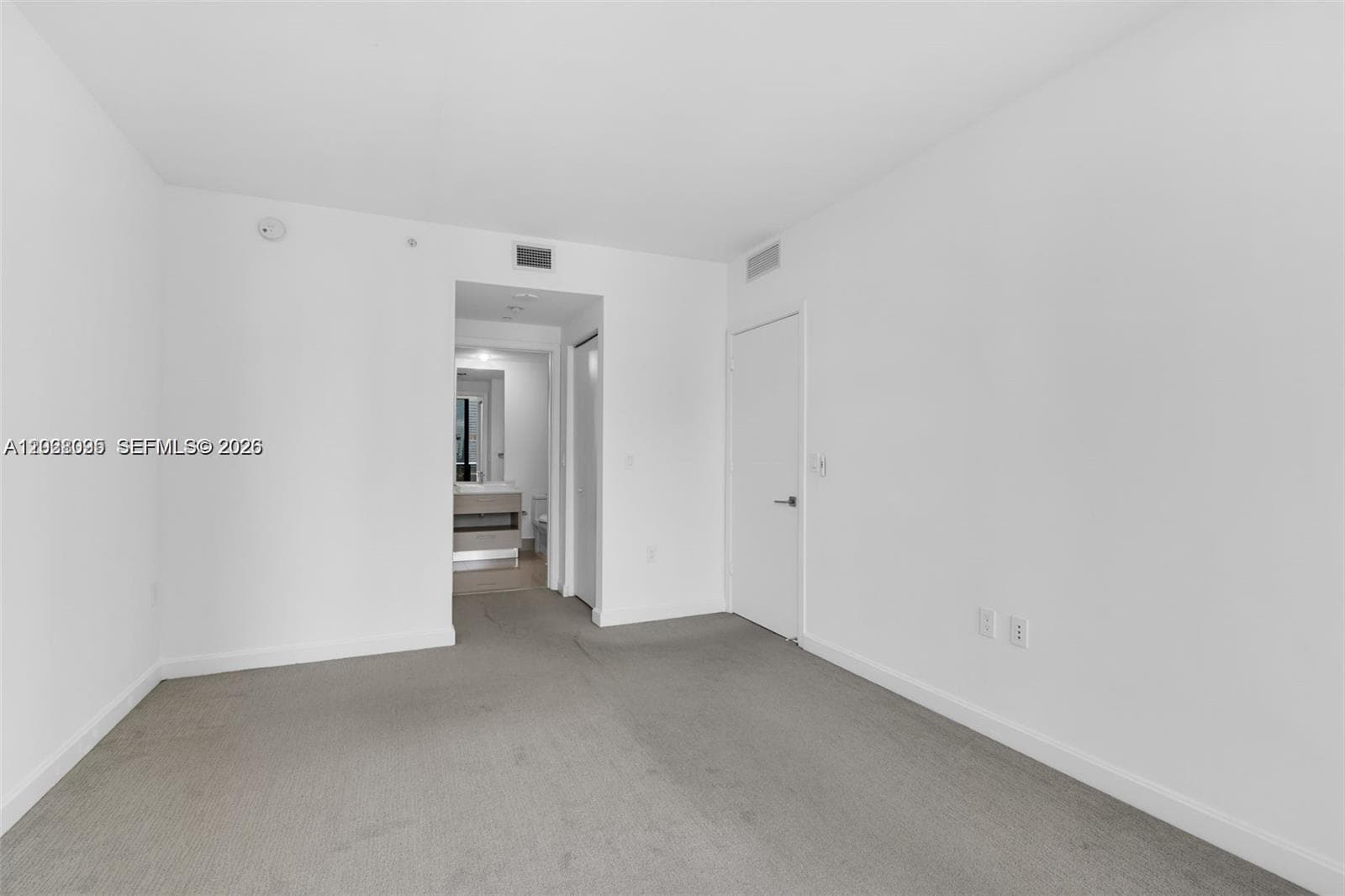 45 SW 9th St # 2204, Miami FL 33130 — 11