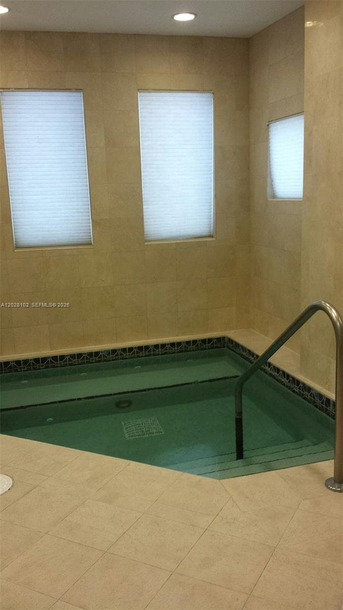 4779 Collins Ave # 3504, Miami Beach FL 33140 — 81