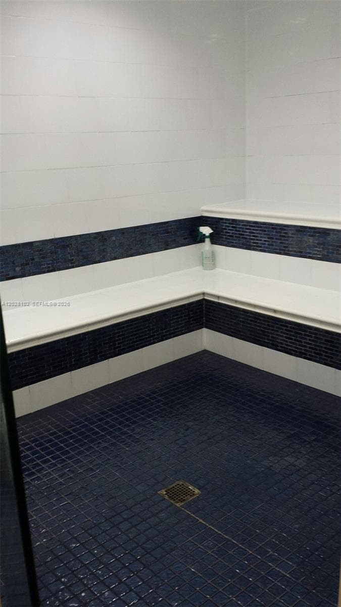 4779 Collins Ave # 3504, Miami Beach FL 33140 — 82