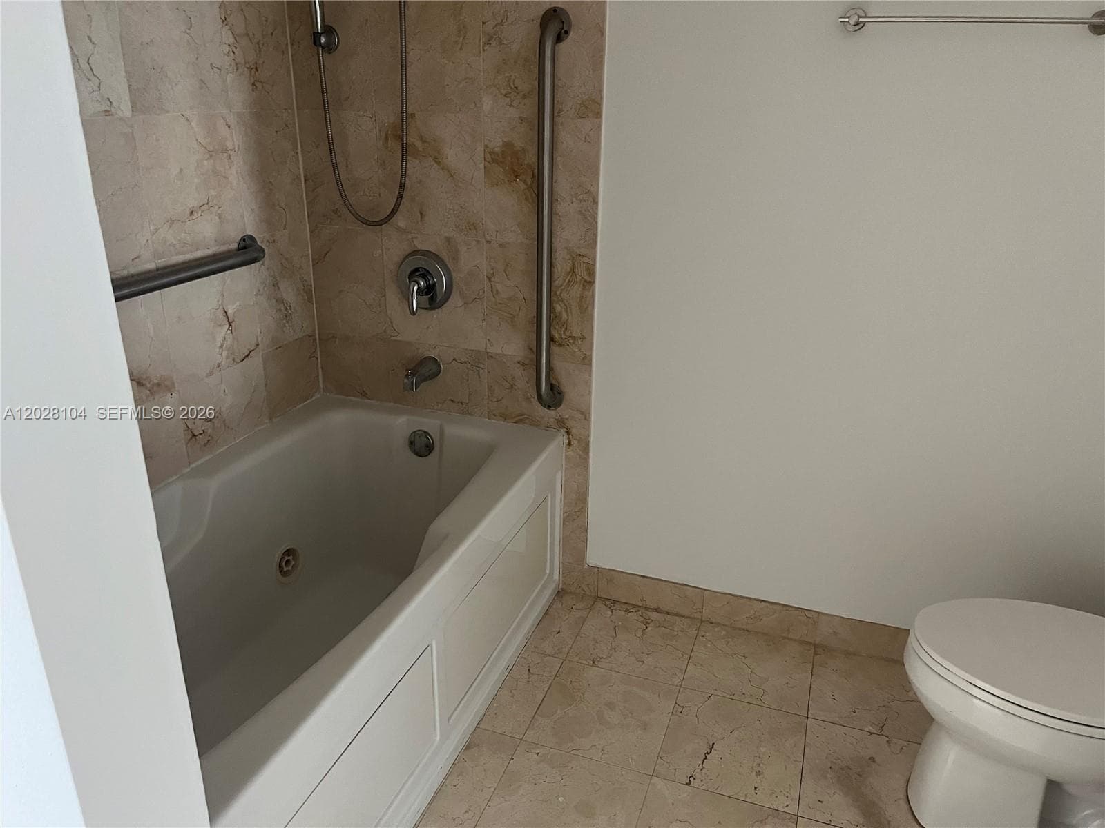 1800 N Bayshore Dr # 915, Miami FL 33132 — 16
