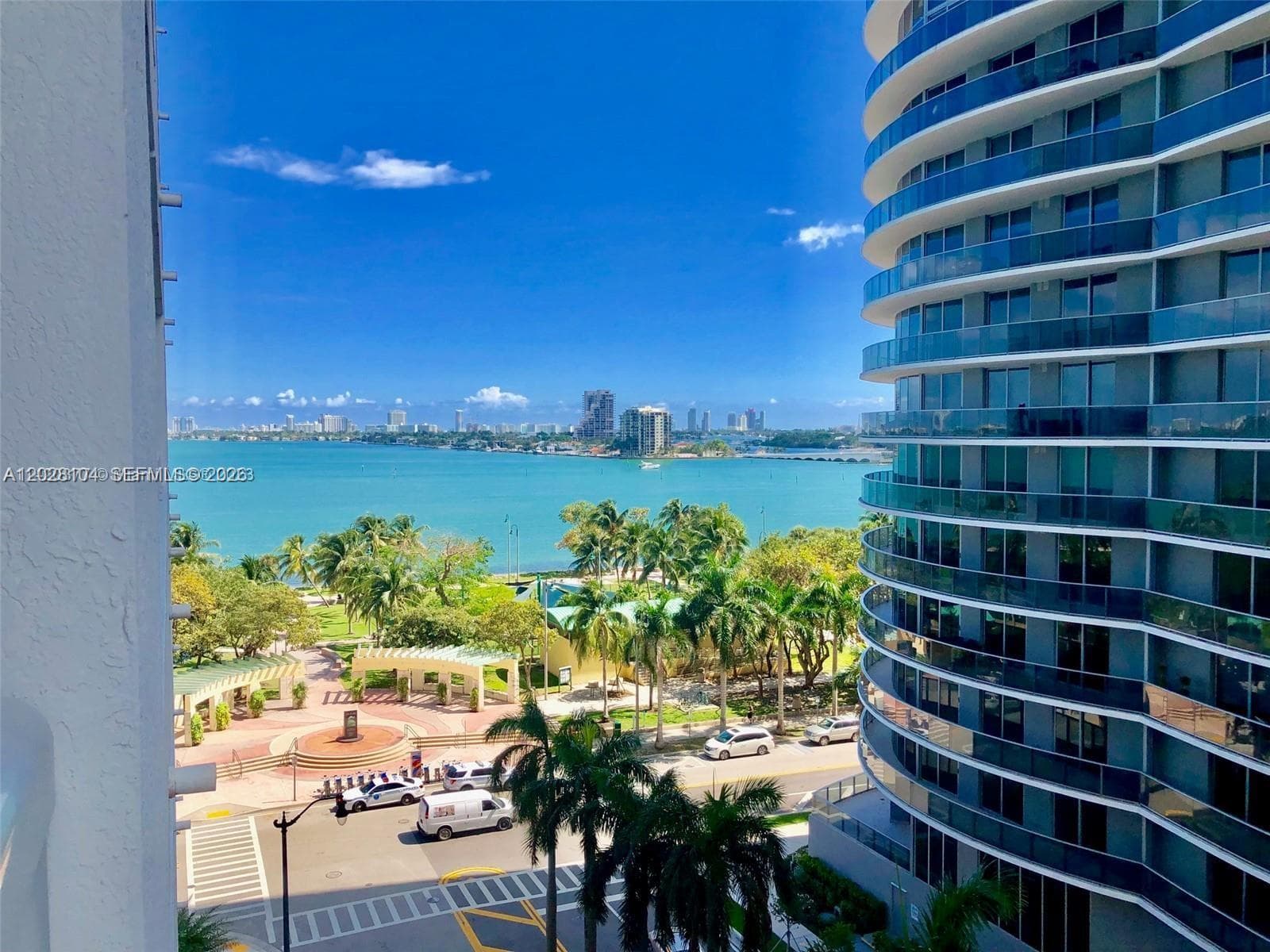 1800 N Bayshore Dr # 915, Miami FL 33132 — 1