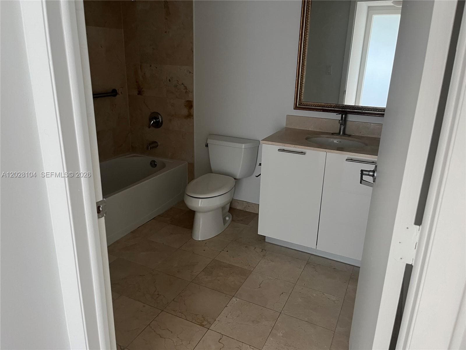 1800 N Bayshore Dr # 915, Miami FL 33132 — 15