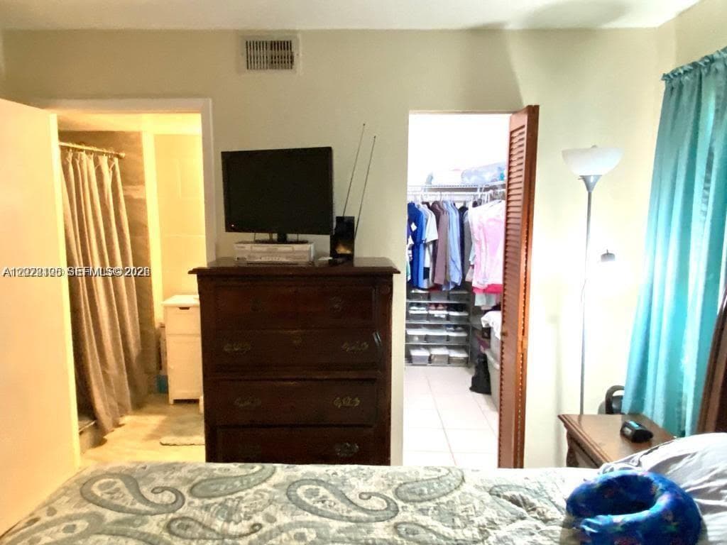 851 NE 207th Ter # 103, Miami FL 33179 — 5