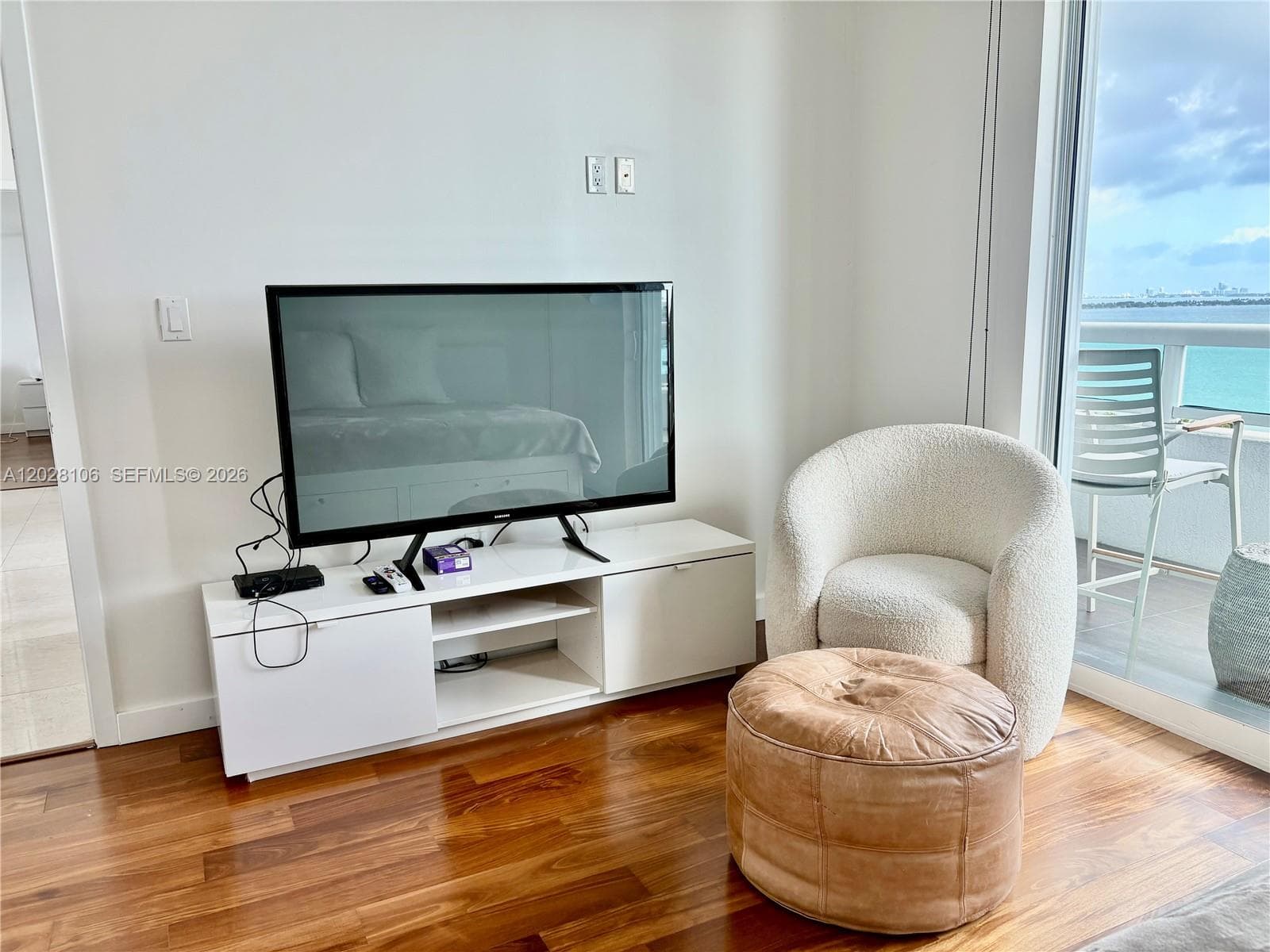 1800 N Bayshore Dr # 905, Miami FL 33132 — 24