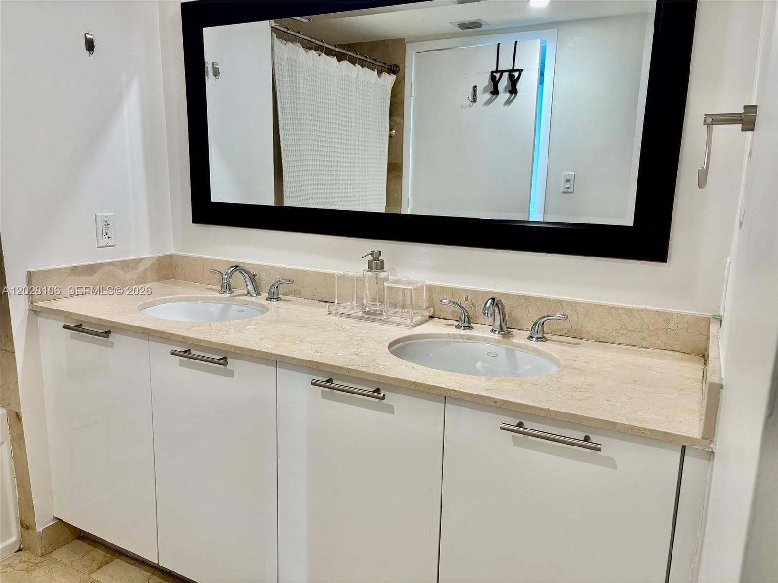 1800 N Bayshore Dr # 905, Miami FL 33132 — 19
