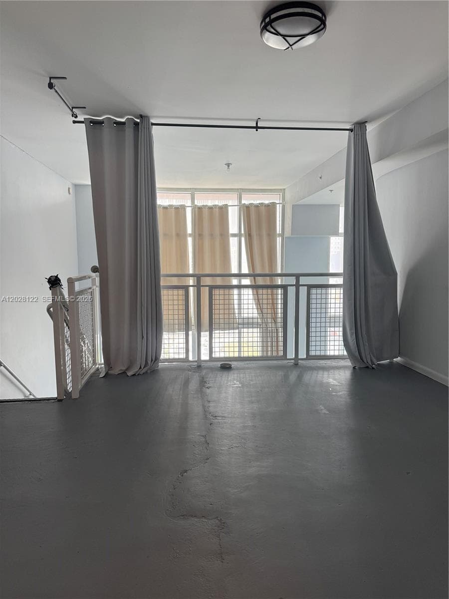253 NE 2nd St # 621, Miami FL 33132 — 16
