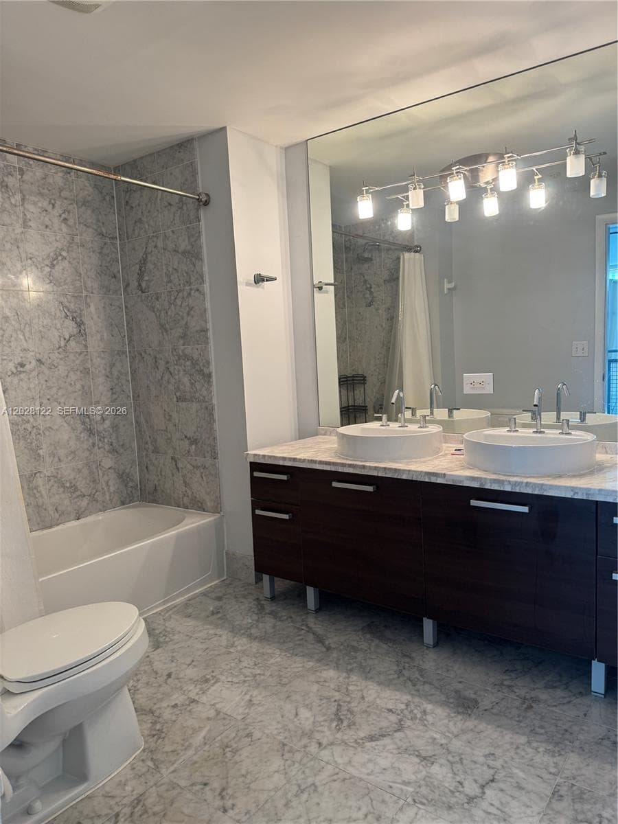 253 NE 2nd St # 621, Miami FL 33132 — 9