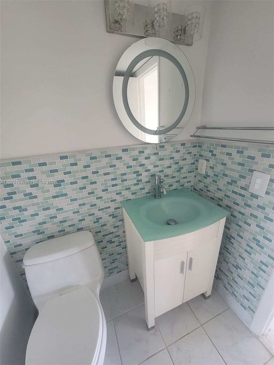 2600 Collins Ave # 411, Miami Beach FL 33140 — 7