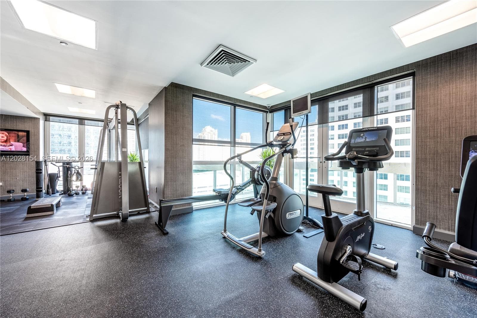 951 Brickell Ave # 2103, Miami FL 33131 — 15