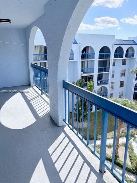 9460 Fontainebleau Blvd # 529, Miami FL 33172 — 31