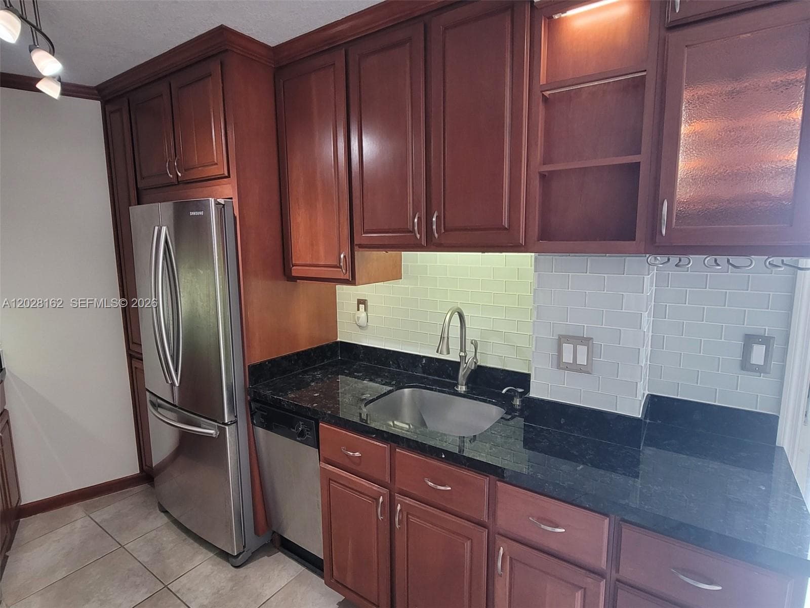 2600 Collins Ave # 401, Miami Beach FL 33140 — 2