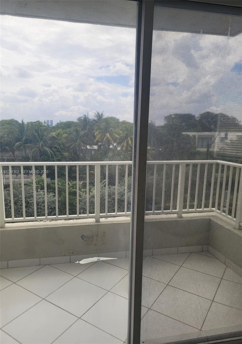 2600 Collins Ave # 401, Miami Beach FL 33140 — 1