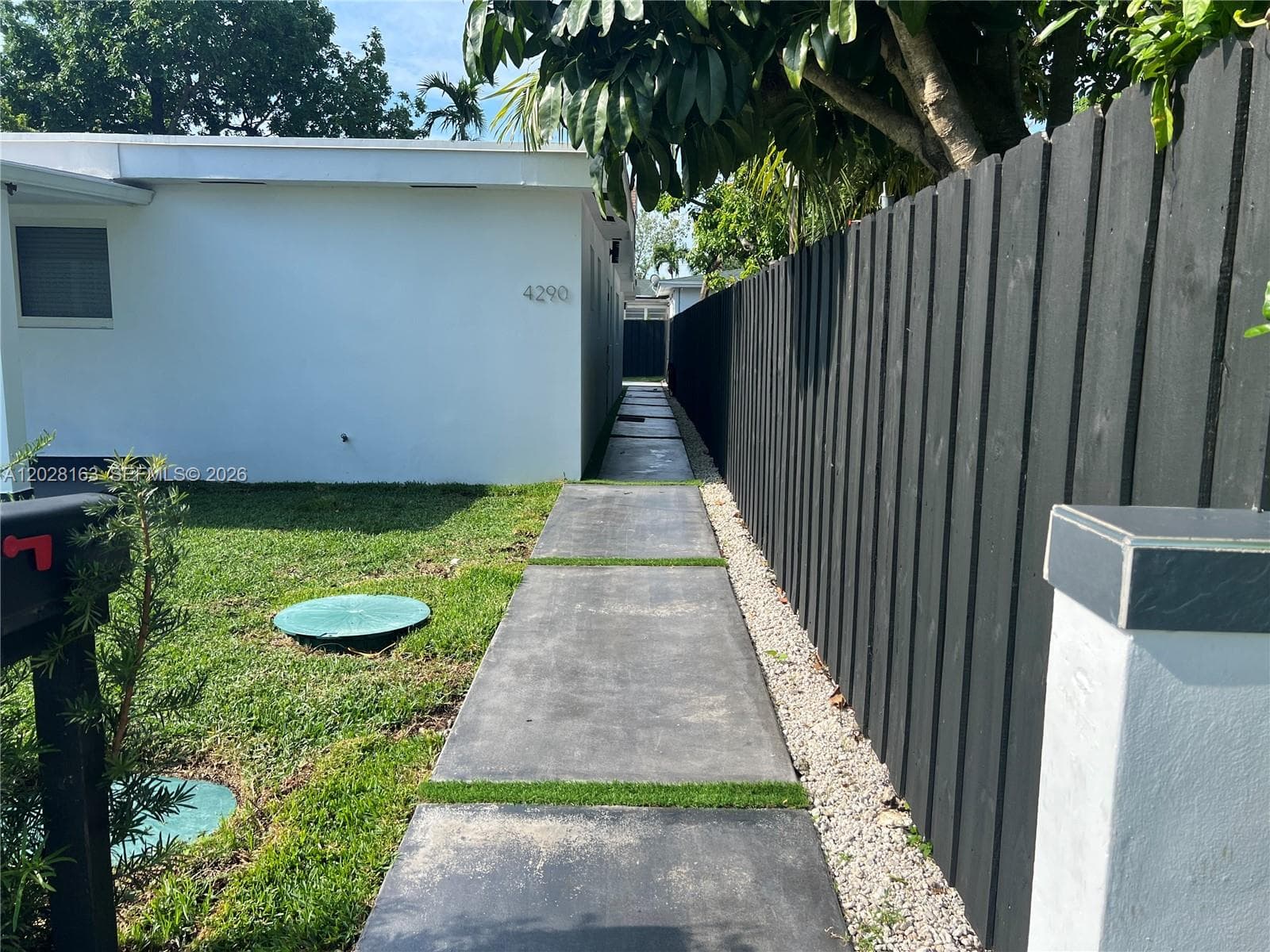 4290 SW 9th St # B, Miami FL 33134 — 2
