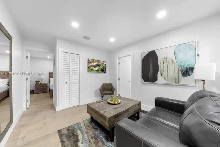 4290 SW 9th St # B, Miami FL 33134 — 6