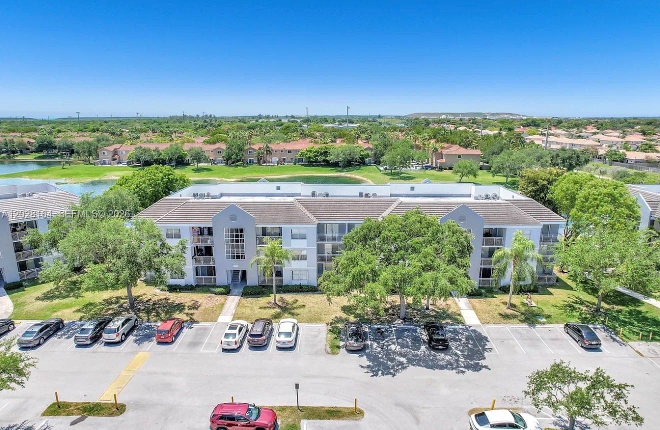8580 SW 212th St # 303, Cutler Bay FL 33189 — 2