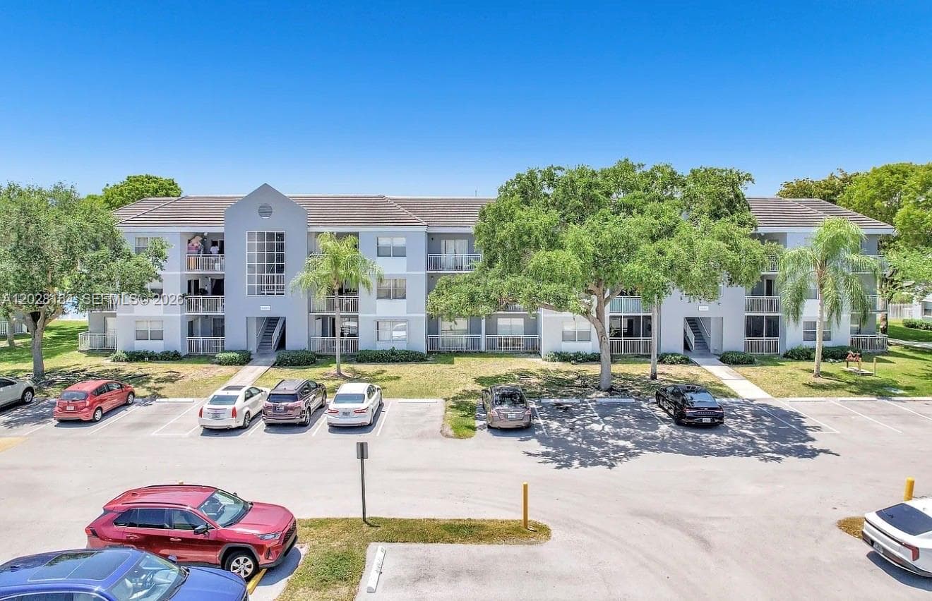 8580 SW 212th St # 303, Cutler Bay FL 33189 — 3
