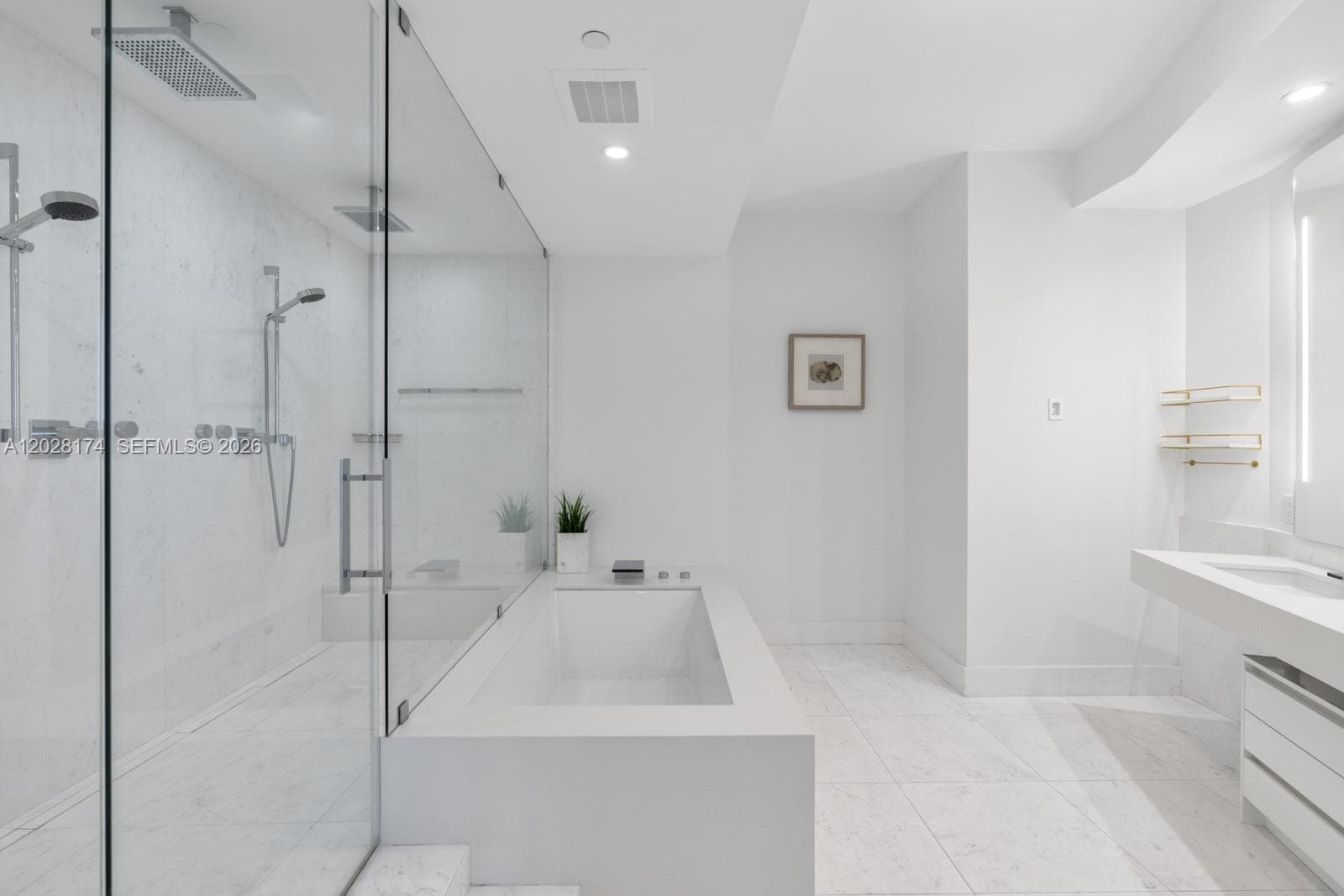 18555 Collins Ave # 5105, Sunny Isles Beach FL 33160 — 17