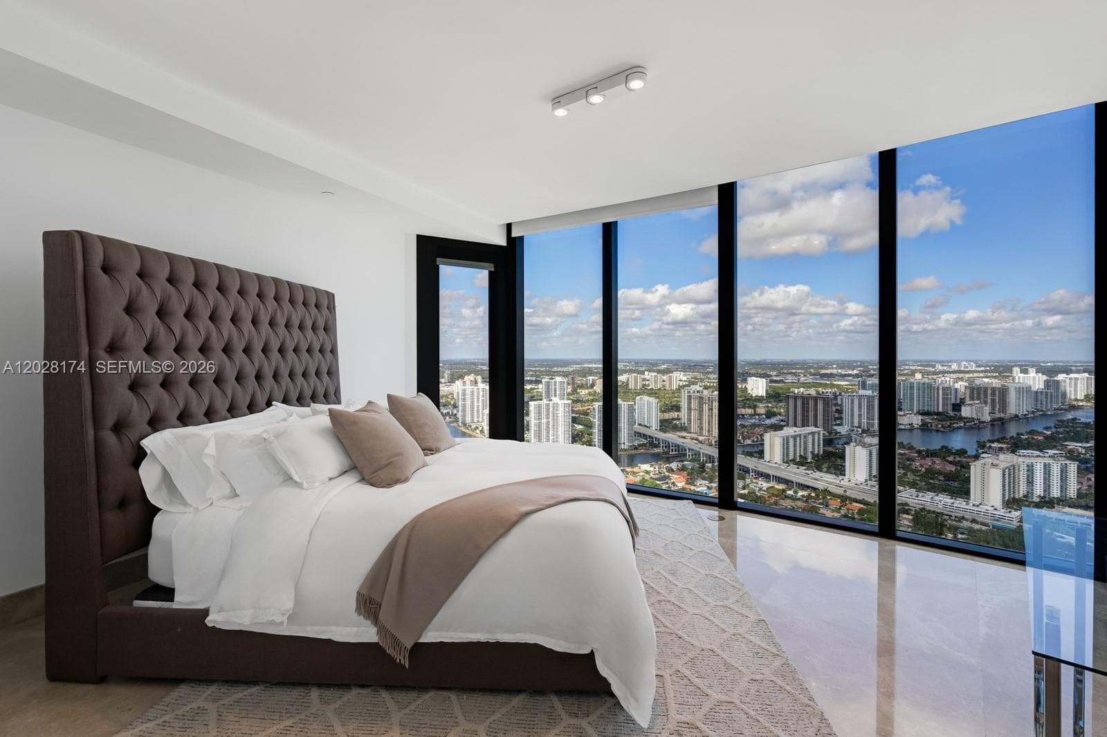 18555 Collins Ave # 5105, Sunny Isles Beach FL 33160 — 16