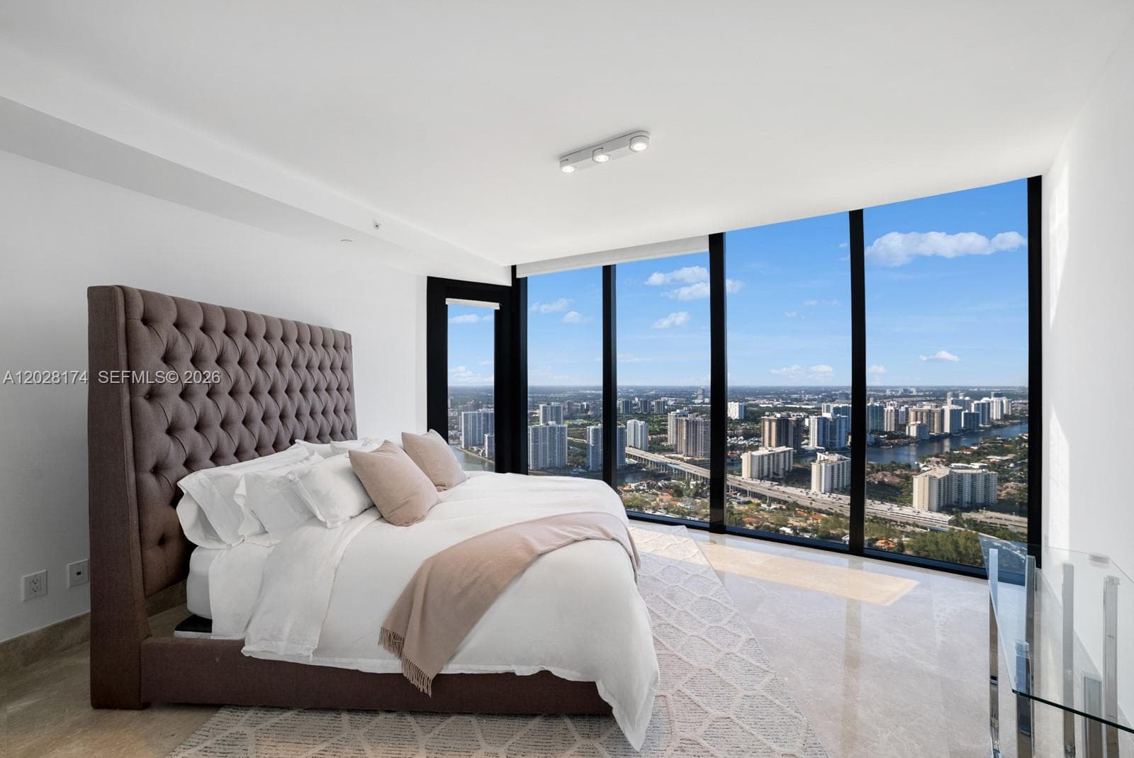 18555 Collins Ave # 5105, Sunny Isles Beach FL 33160 — 30