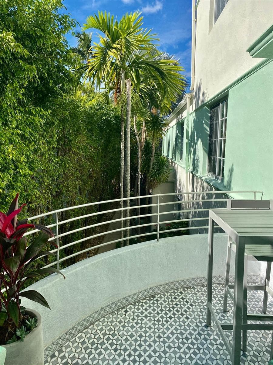 815 Euclid Avenue # 10, Miami Beach FL 33139 — 27