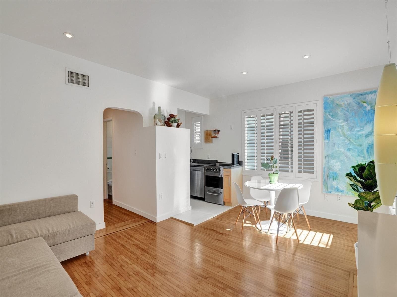 815 Euclid Avenue # 10, Miami Beach FL 33139 — 16