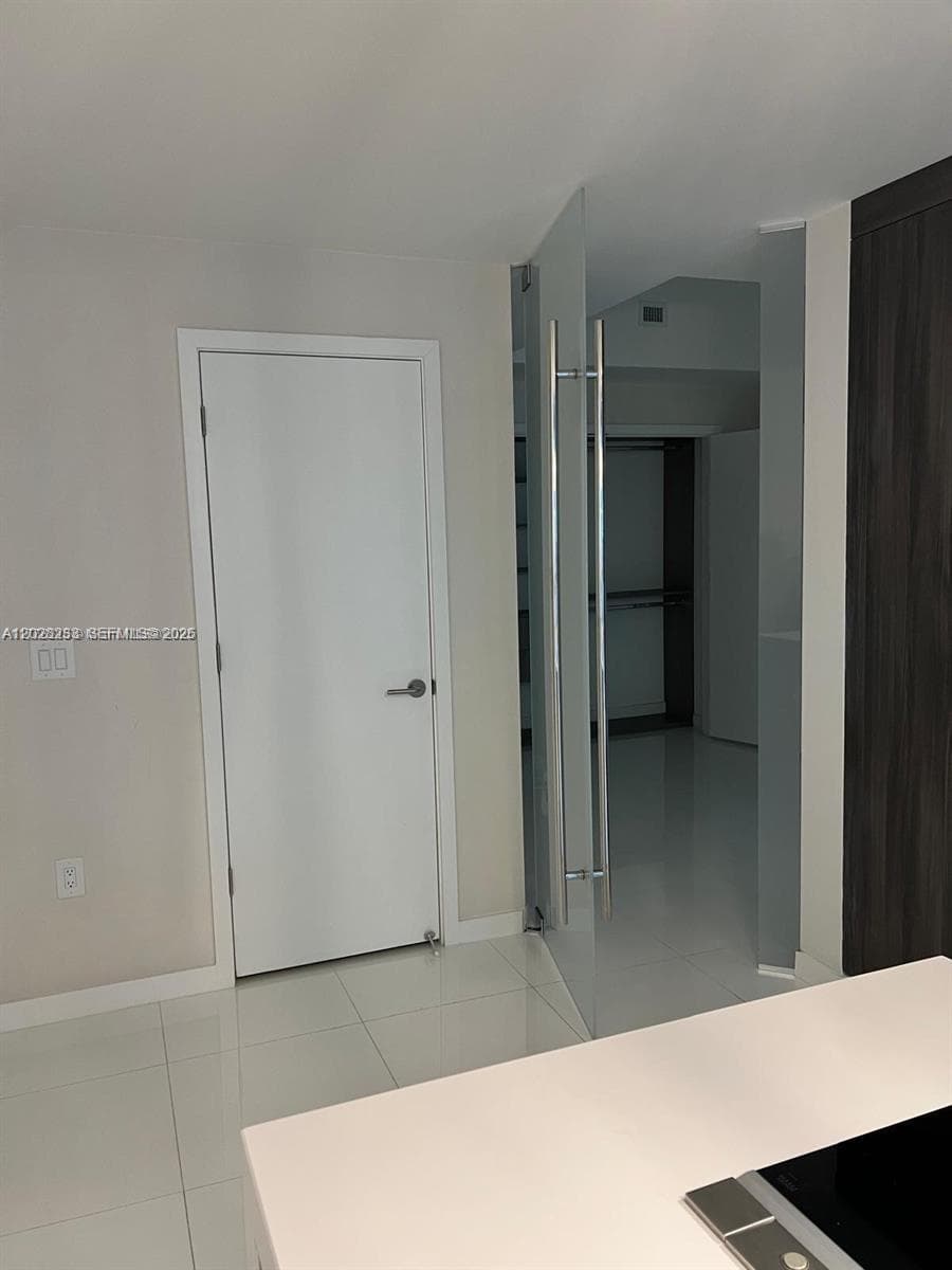 851 NE 1st Ave # 4107, Miami FL 33132 — 13