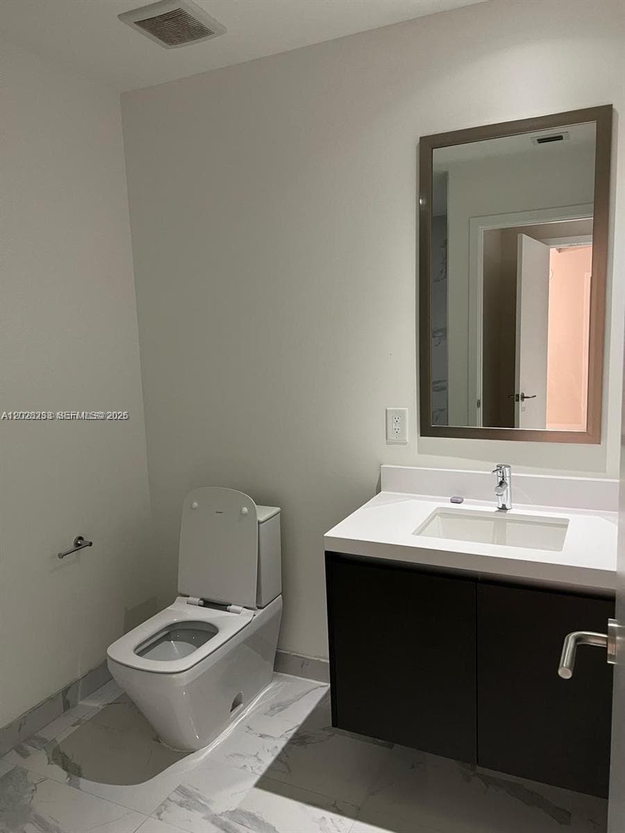 851 NE 1st Ave # 4107, Miami FL 33132 — 12