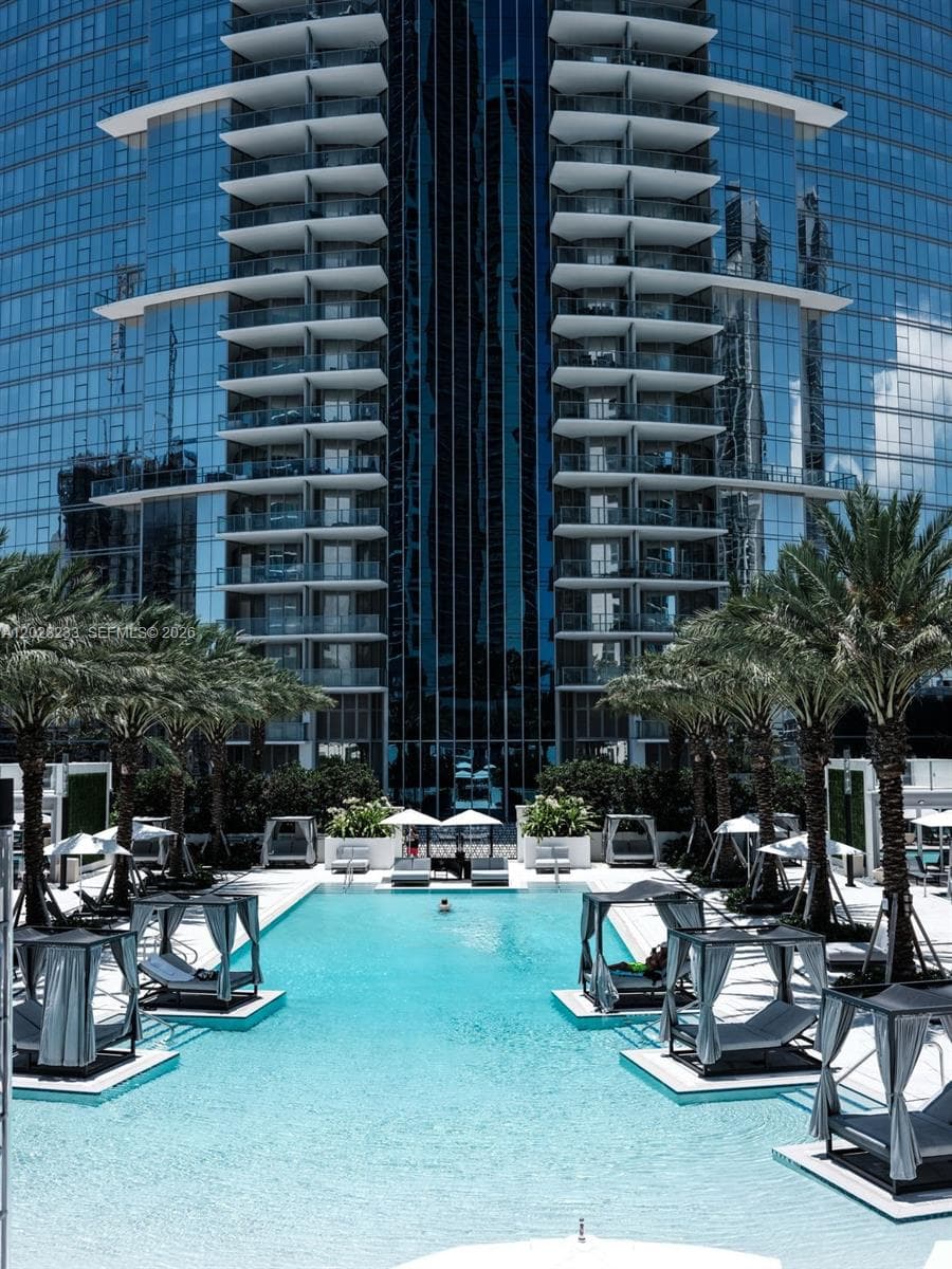 851 NE 1st Ave # 4107, Miami FL 33132 — 3