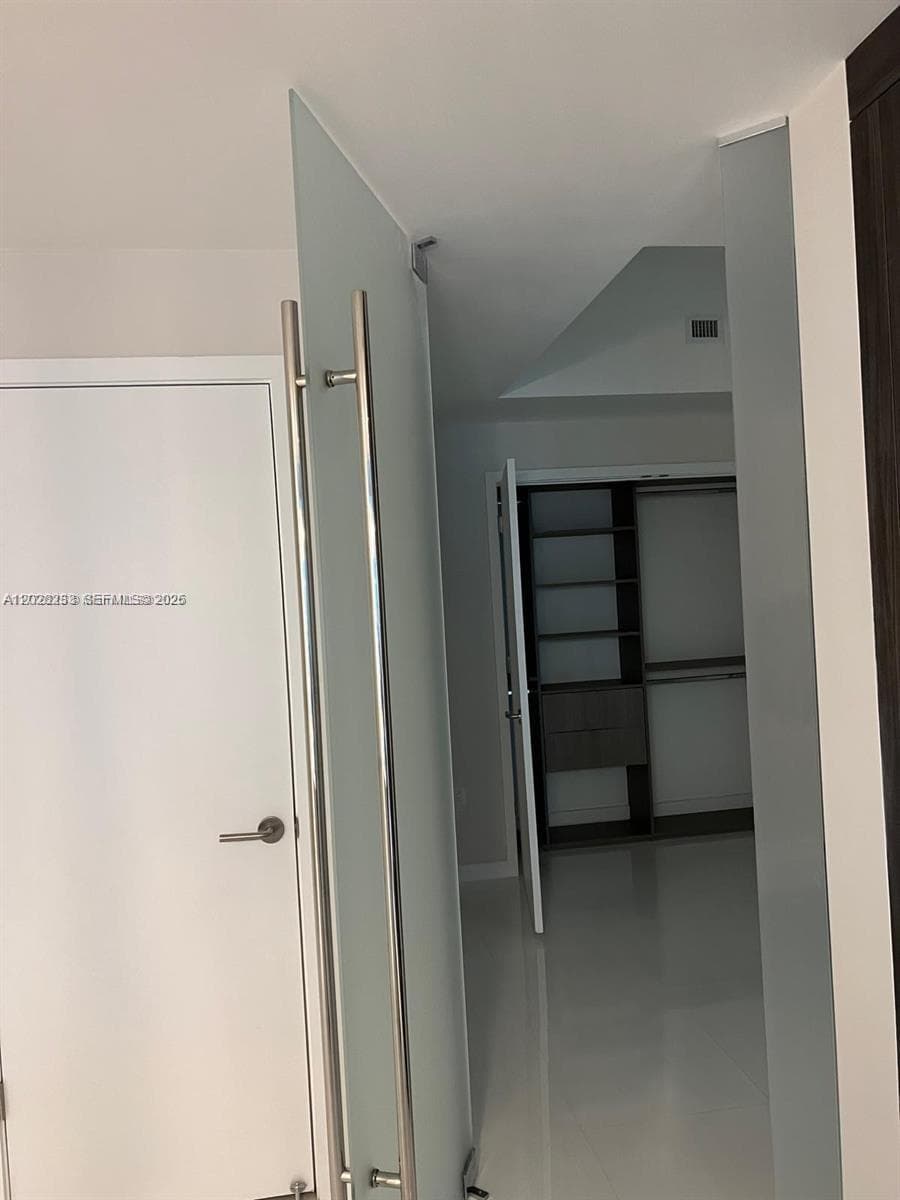 851 NE 1st Ave # 4107, Miami FL 33132 — 18