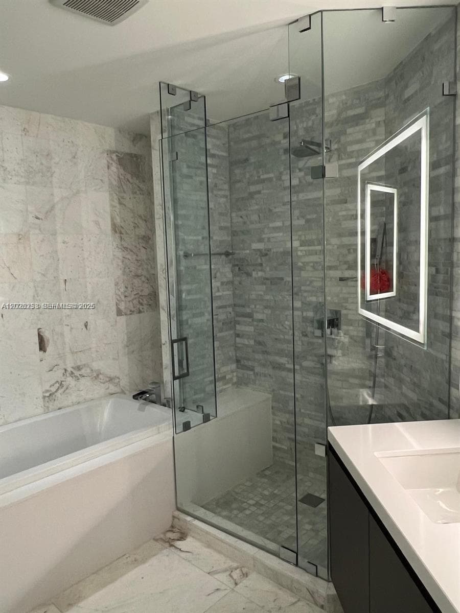 851 NE 1st Ave # 4107, Miami FL 33132 — 15