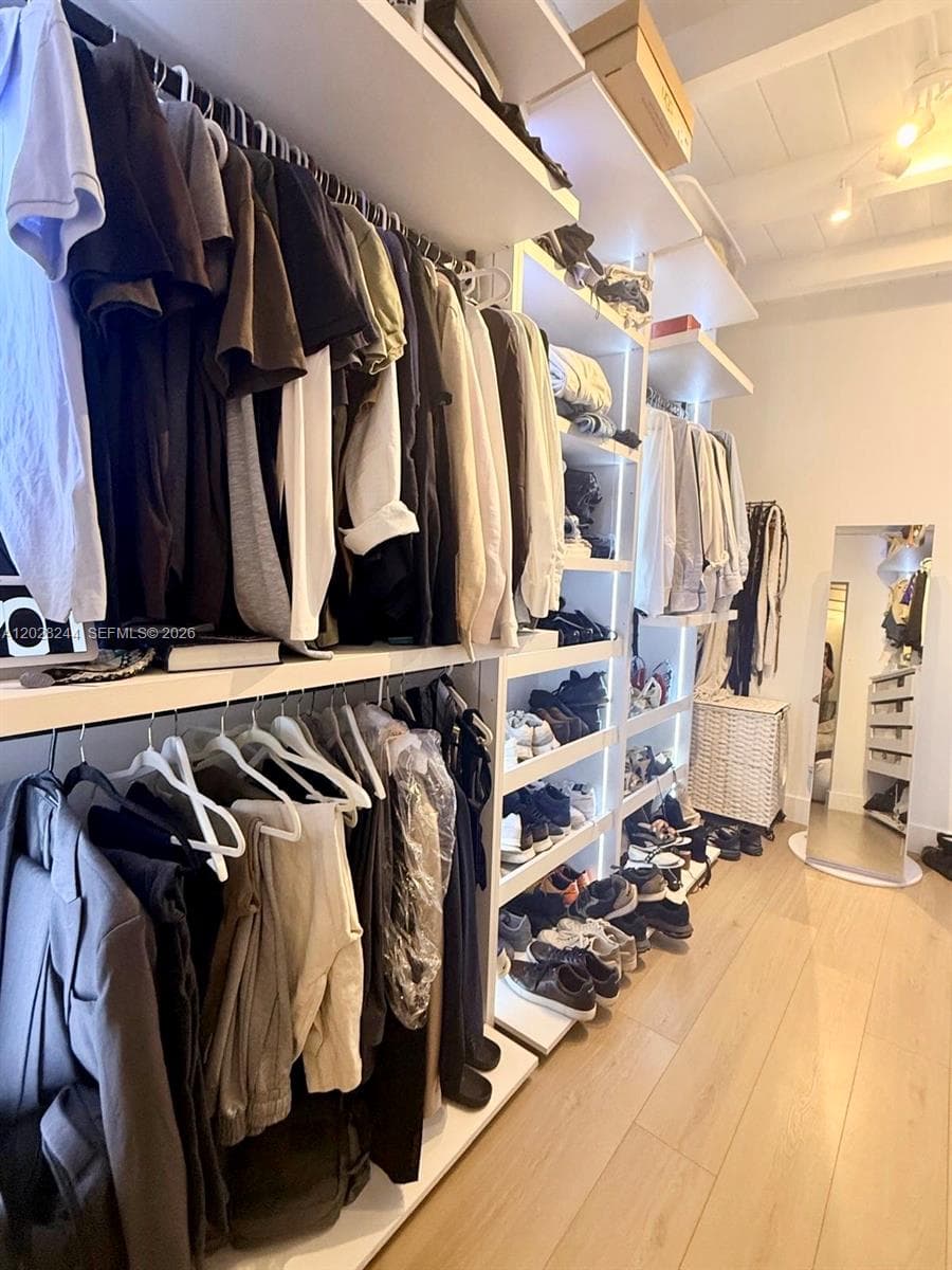 1869 NE 173rd St, North Miami Beach FL 33162 — 16