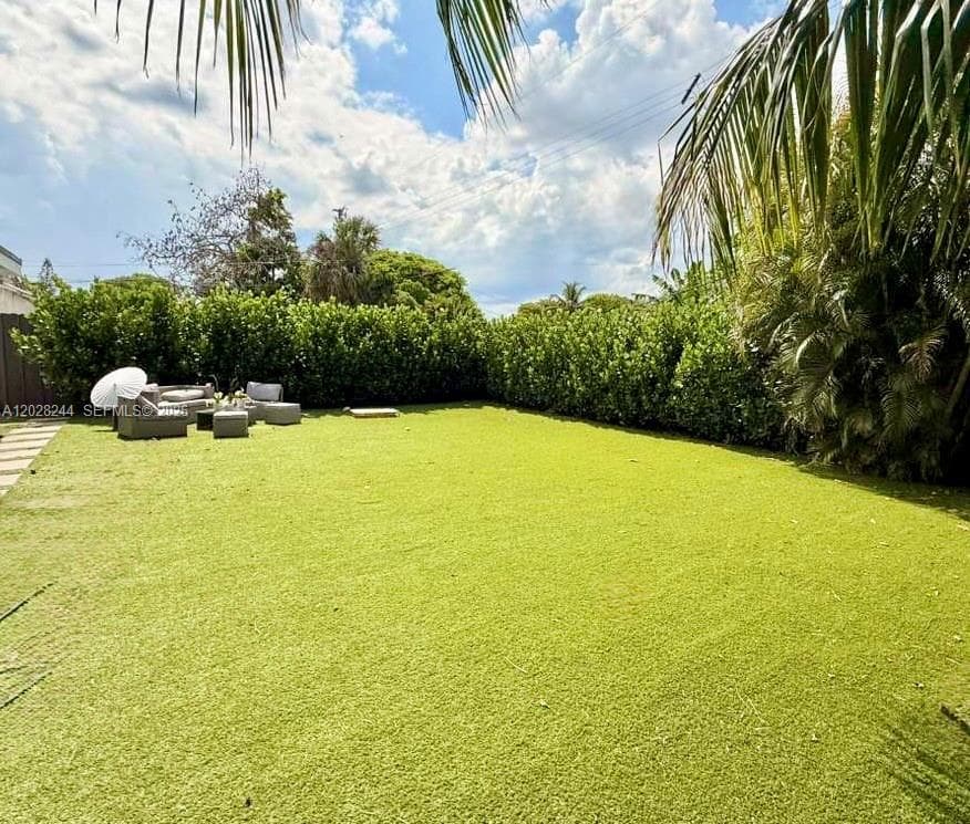 1869 NE 173rd St, North Miami Beach FL 33162 — 30