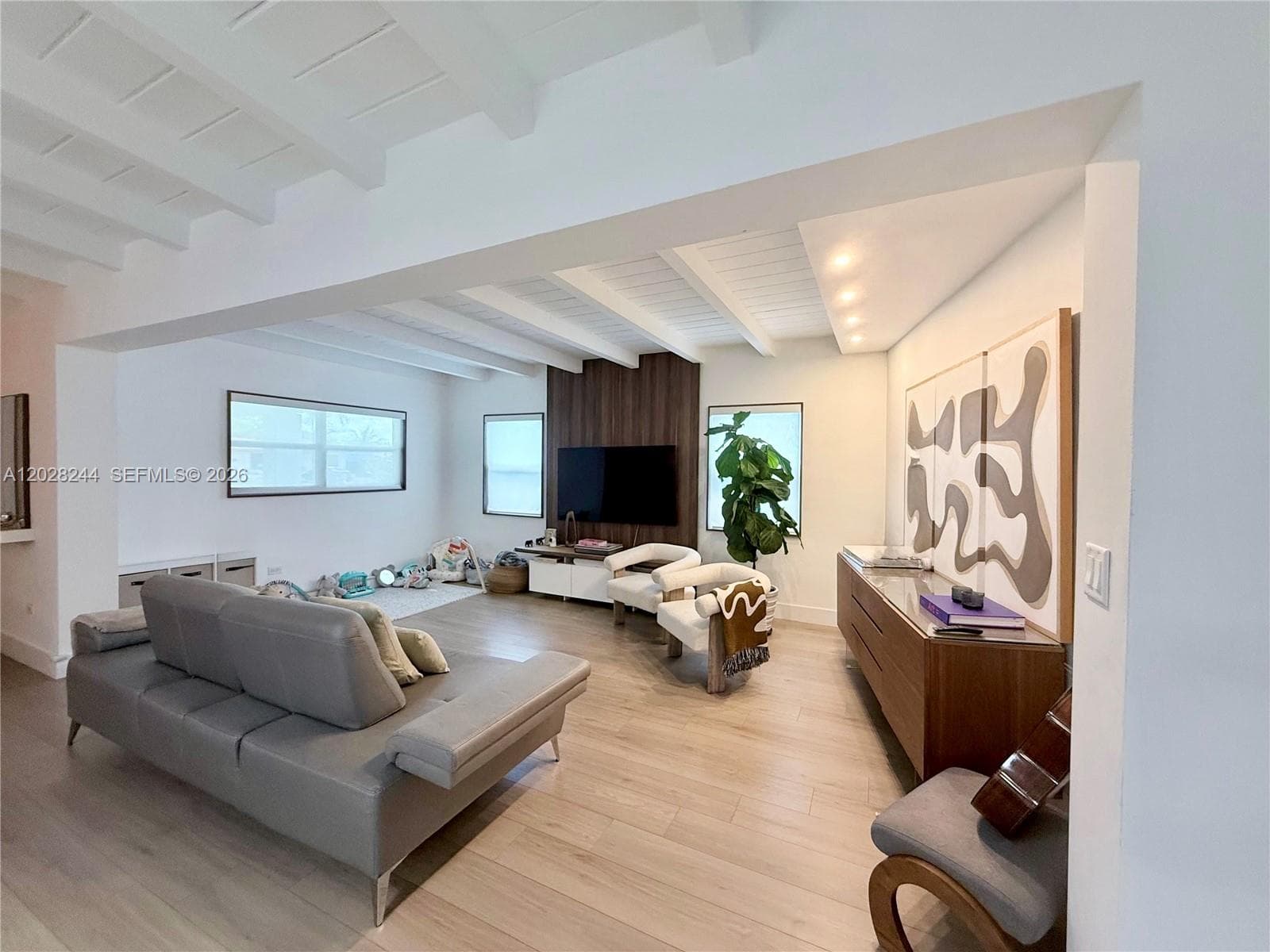 1869 NE 173rd St, North Miami Beach FL 33162 — 25