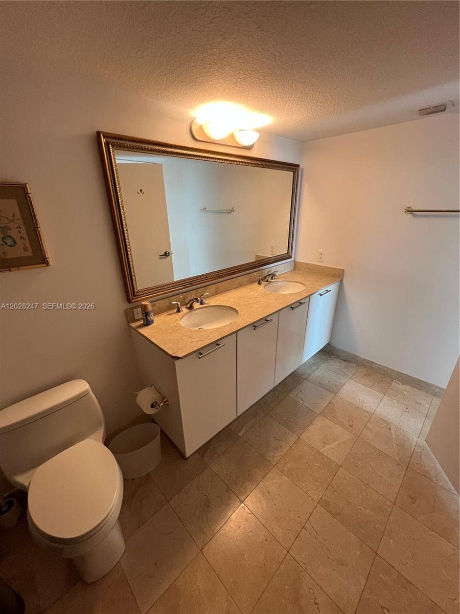 1800 N Bayshore Dr # 2310, Miami FL 33132 — 42