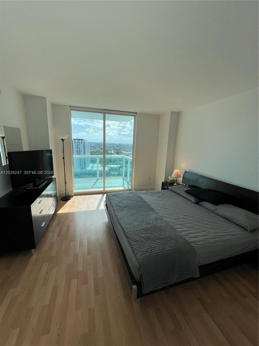 1800 N Bayshore Dr # 2310, Miami FL 33132 — 32