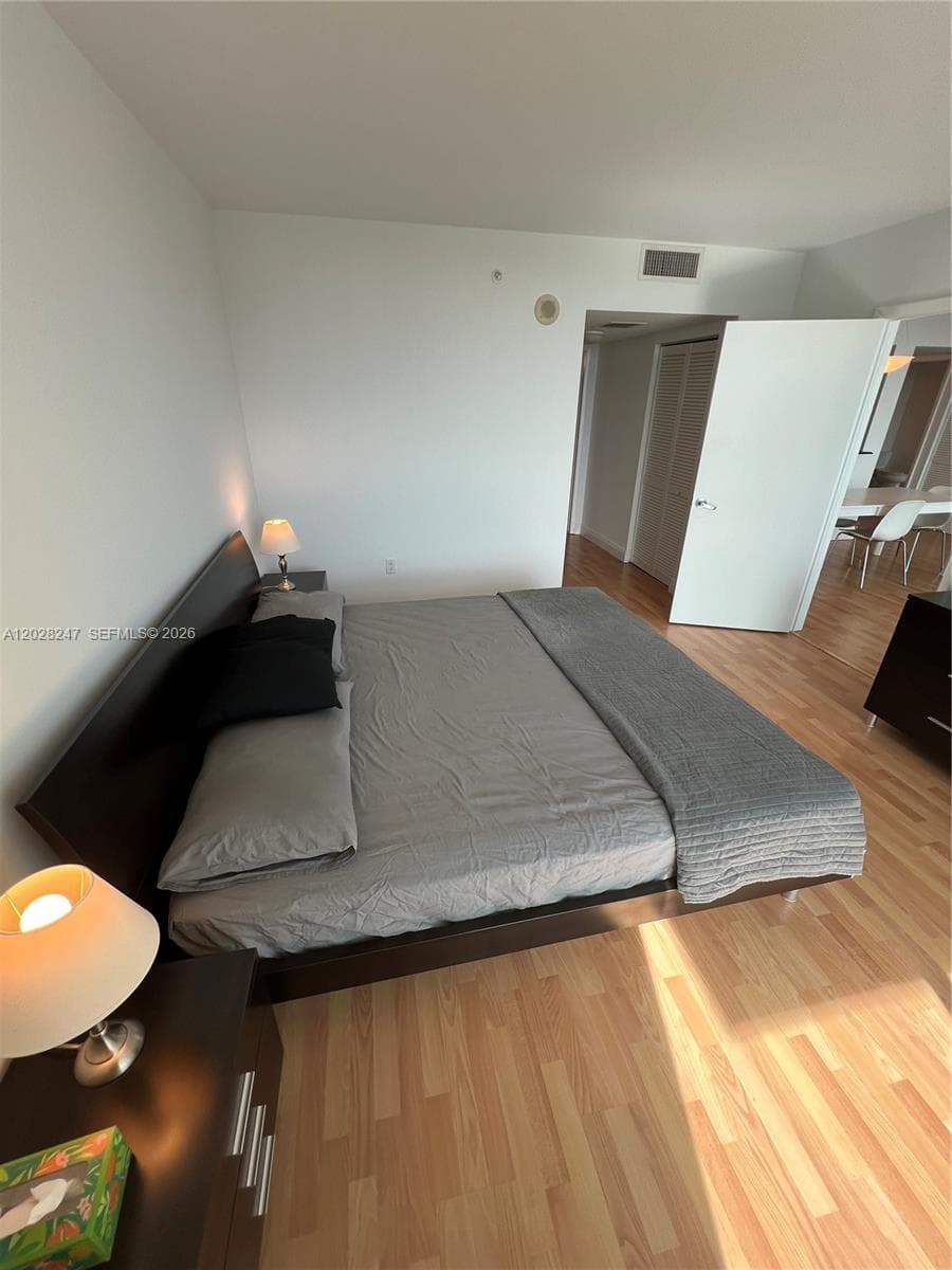 1800 N Bayshore Dr # 2310, Miami FL 33132 — 33