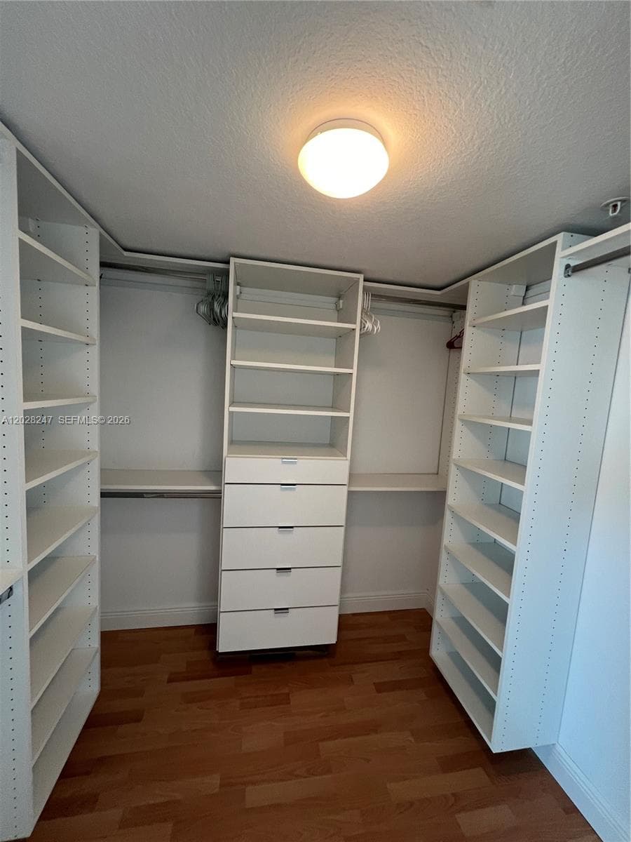 1800 N Bayshore Dr # 2310, Miami FL 33132 — 39