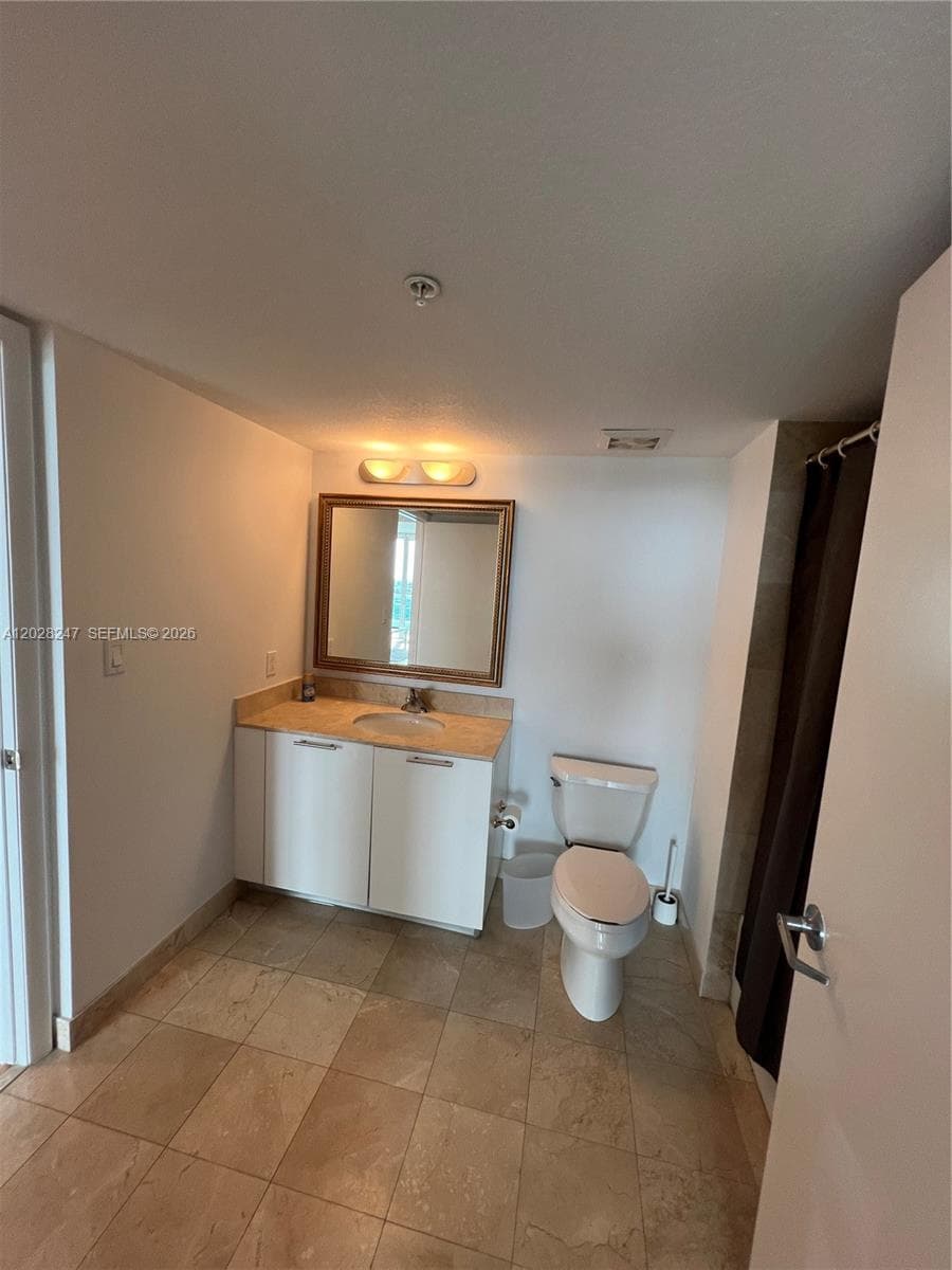1800 N Bayshore Dr # 2310, Miami FL 33132 — 29