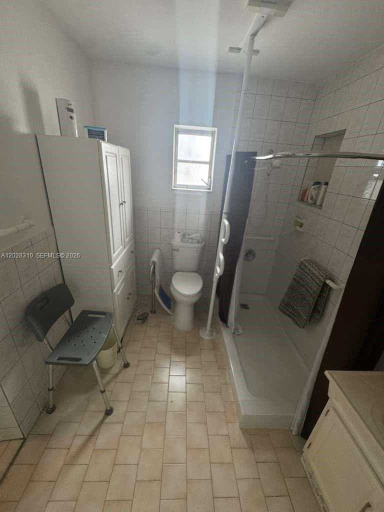 252 E 37th St, Hialeah FL 33013 — 27